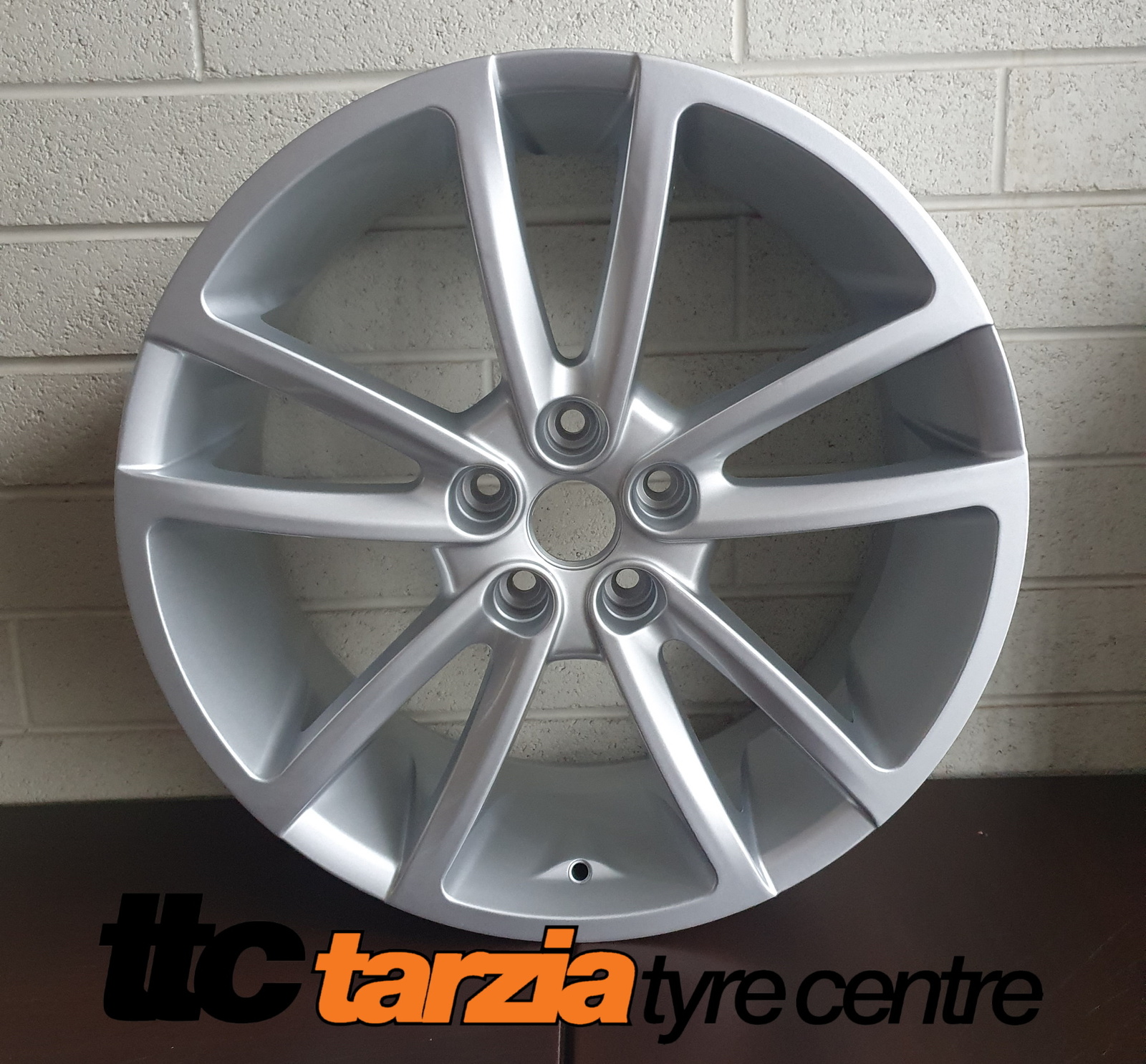 Supersport Style Holden HSVi Wheels 20x8.5