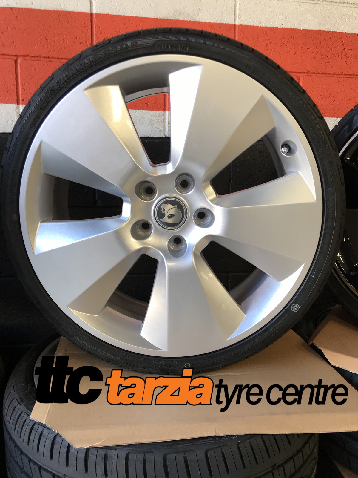 Vz commodore mag wheels discount